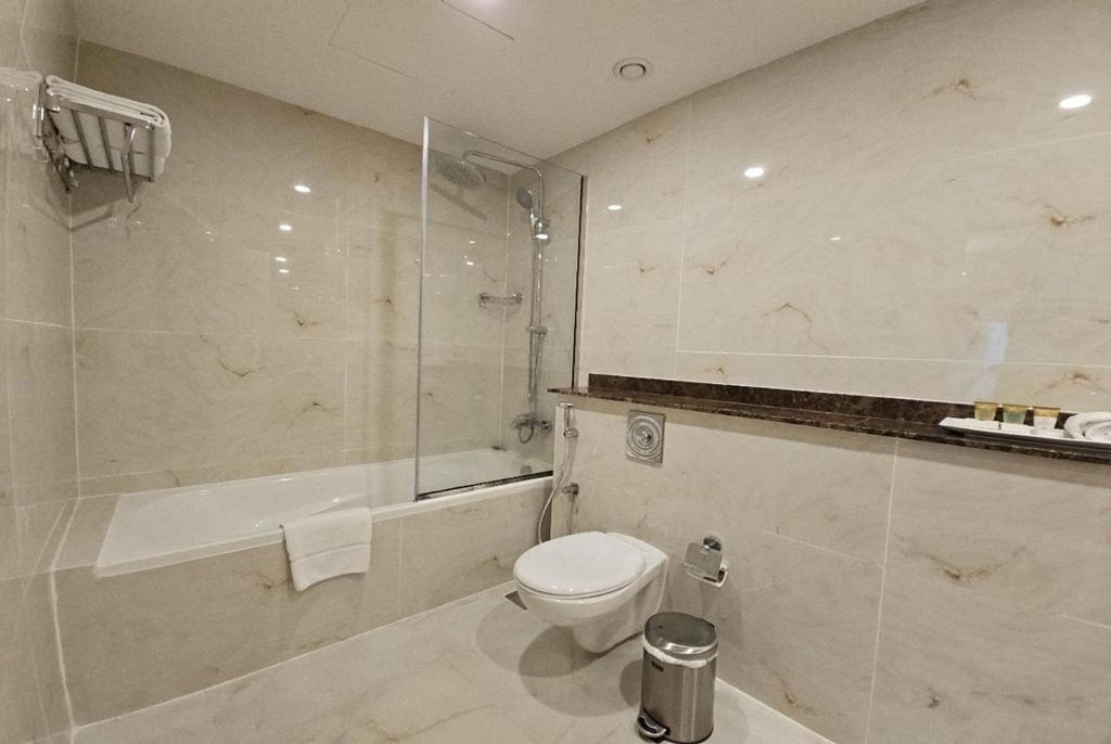 Deluxe King Suite